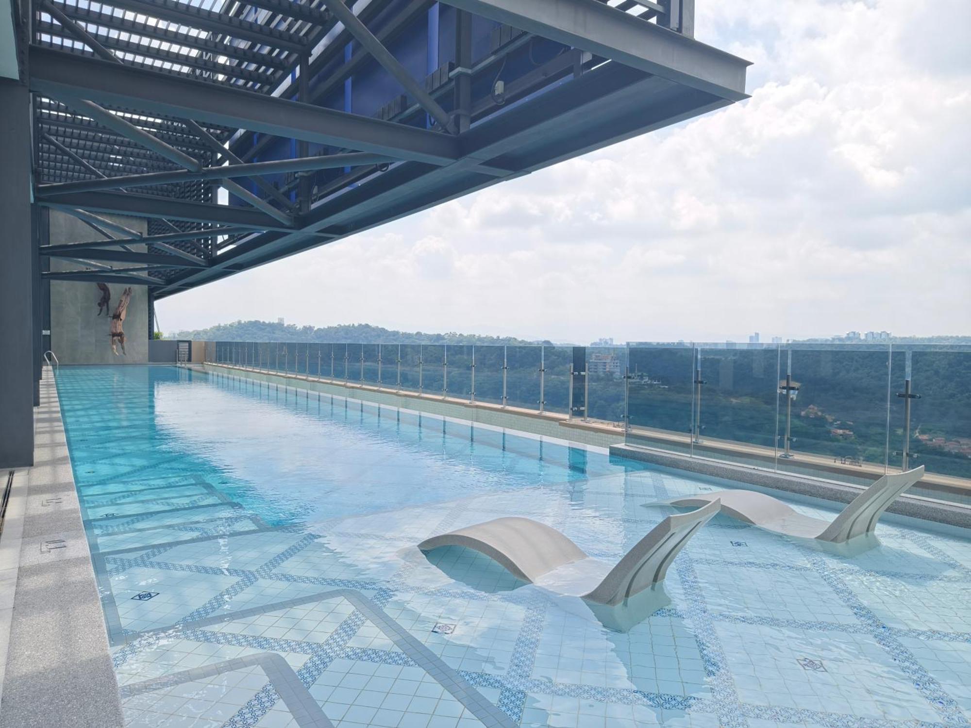 Mossaz Suites Empire City By Starwood Petaling Jaya Exterior photo
