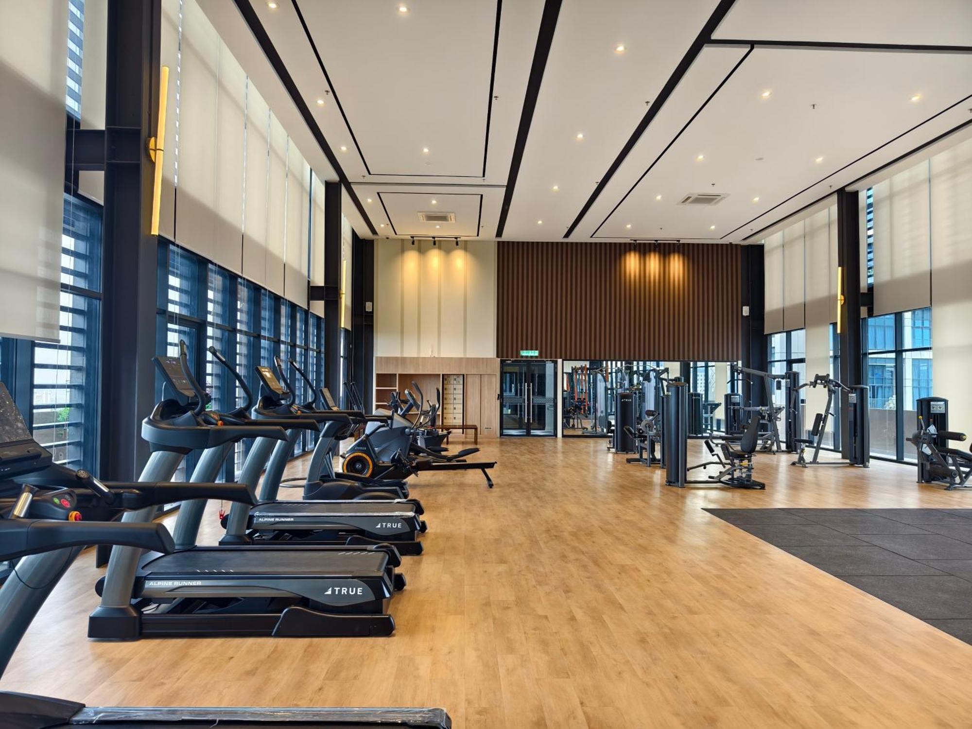 Mossaz Suites Empire City By Starwood Petaling Jaya Exterior photo