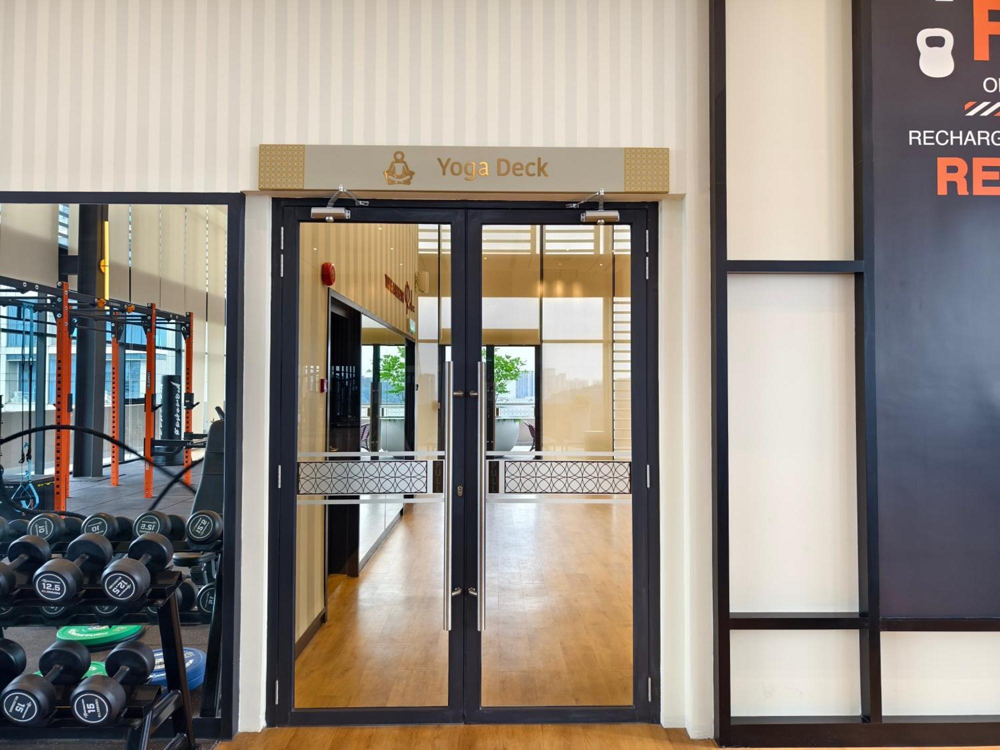 Mossaz Suites Empire City By Starwood Petaling Jaya Exterior photo